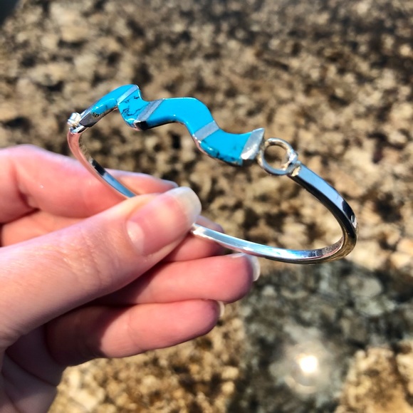 ✨ 💕Beautiful set of Bangle Bracelets!! 💕✨ - Picture 5 of 12